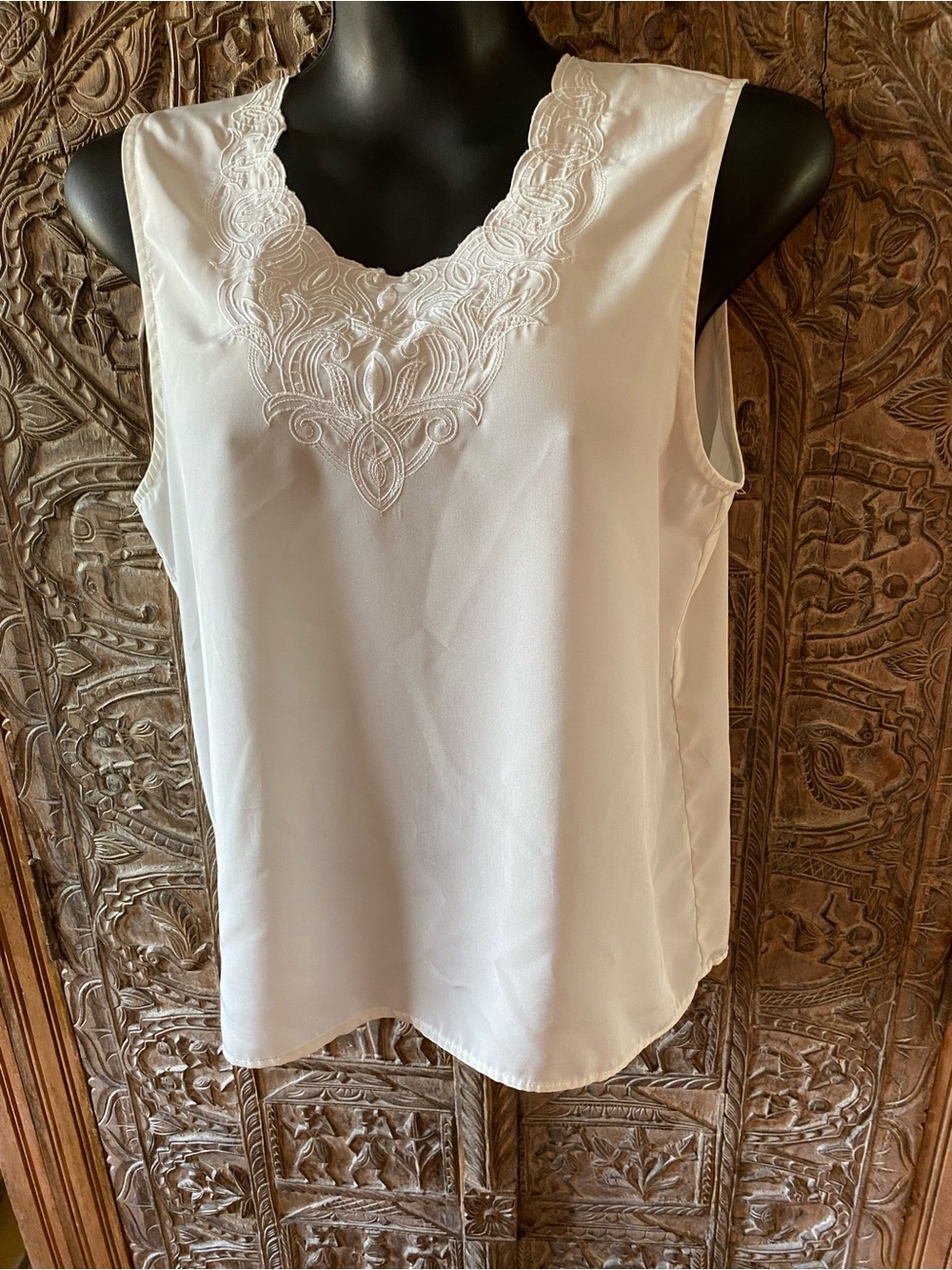 White Embroidered V-Neck Sleeveless Blouse